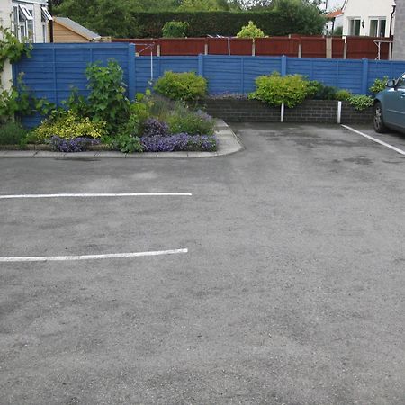 Penryn Guest House, Ensuite Rooms, Free Parking And Free Wifi Стретфорд-на-Ейвоні Екстер'єр фото