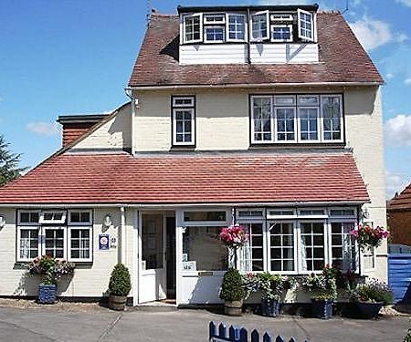 Penryn Guest House, Ensuite Rooms, Free Parking And Free Wifi Стретфорд-на-Ейвоні Екстер'єр фото