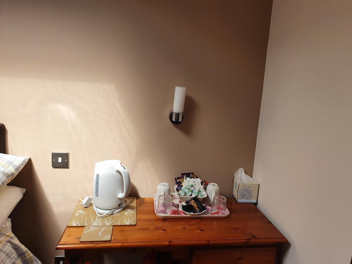 Penryn Guest House, Ensuite Rooms, Free Parking And Free Wifi Стретфорд-на-Ейвоні Екстер'єр фото