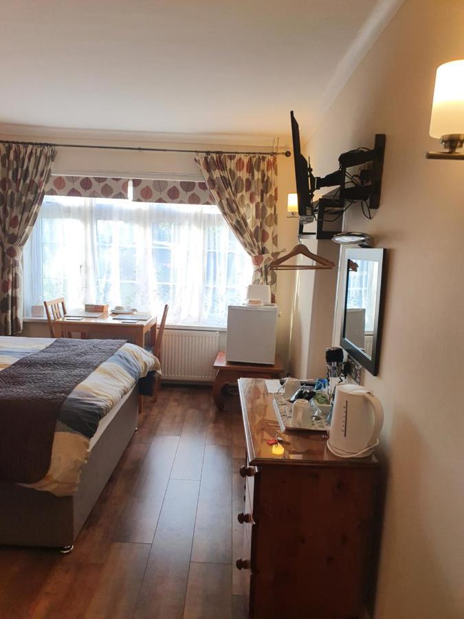Penryn Guest House, Ensuite Rooms, Free Parking And Free Wifi Стретфорд-на-Ейвоні Екстер'єр фото