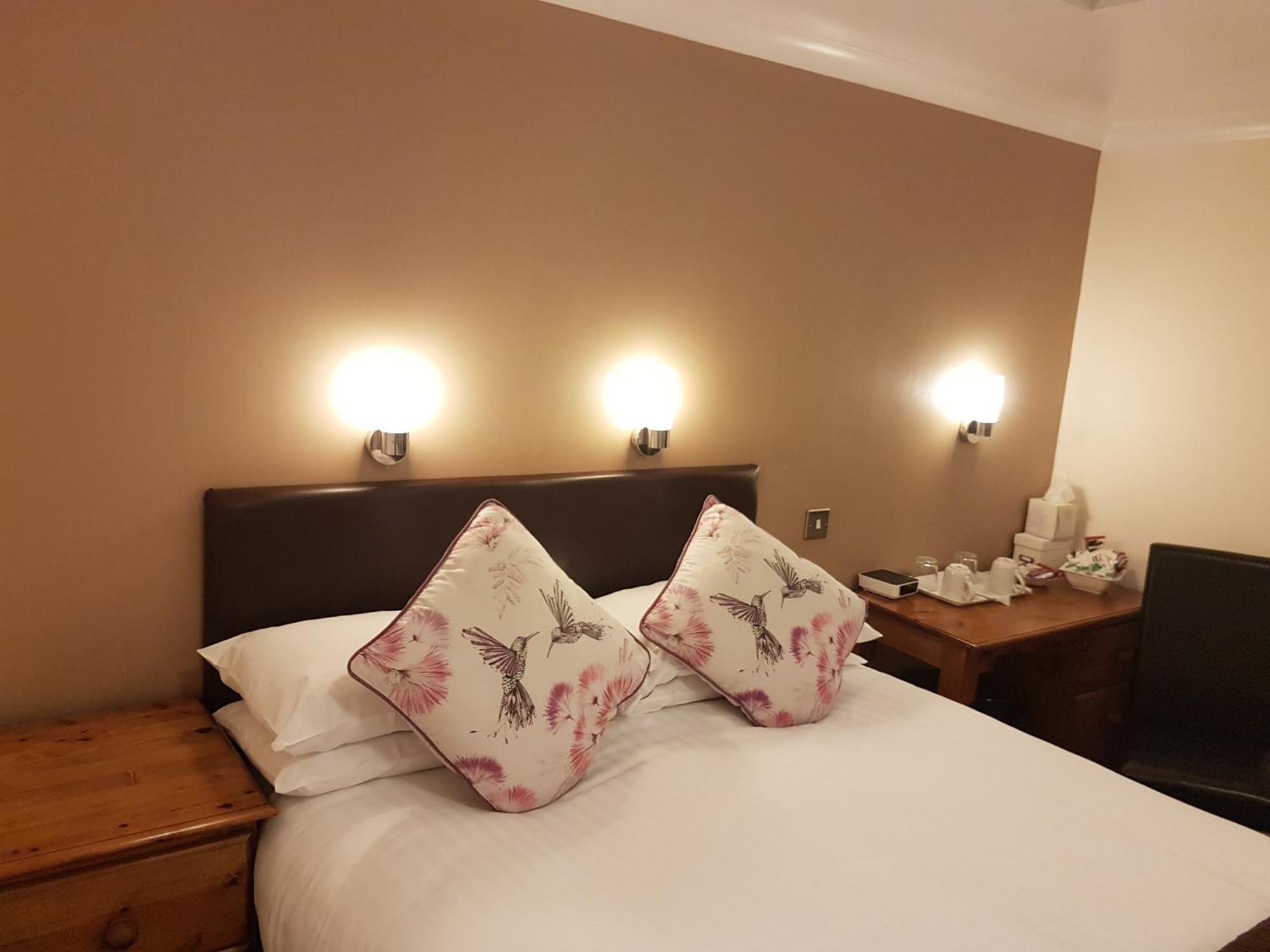 Penryn Guest House, Ensuite Rooms, Free Parking And Free Wifi Стретфорд-на-Ейвоні Екстер'єр фото