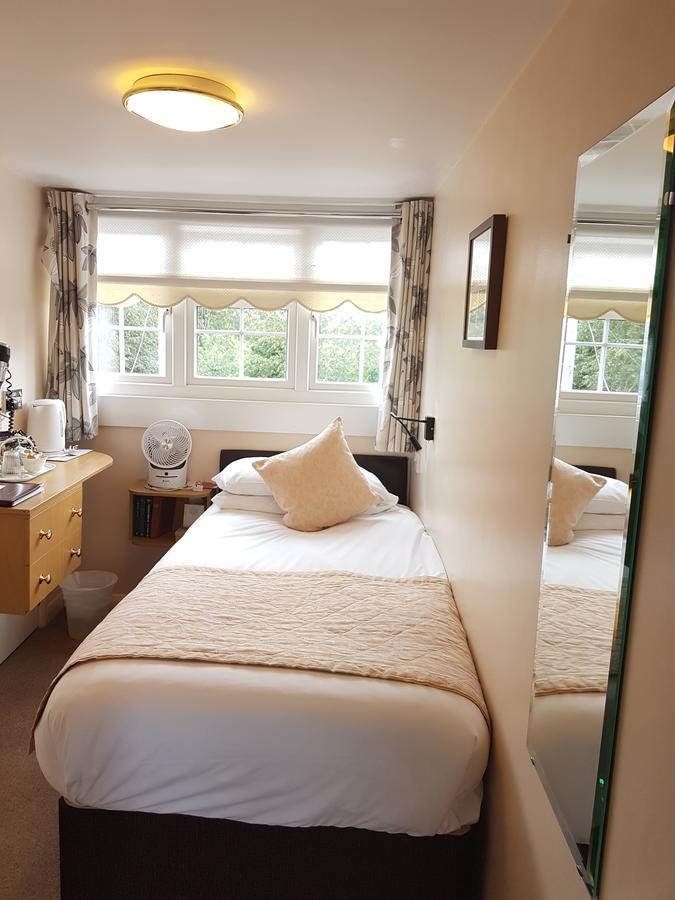 Penryn Guest House, Ensuite Rooms, Free Parking And Free Wifi Стретфорд-на-Ейвоні Екстер'єр фото