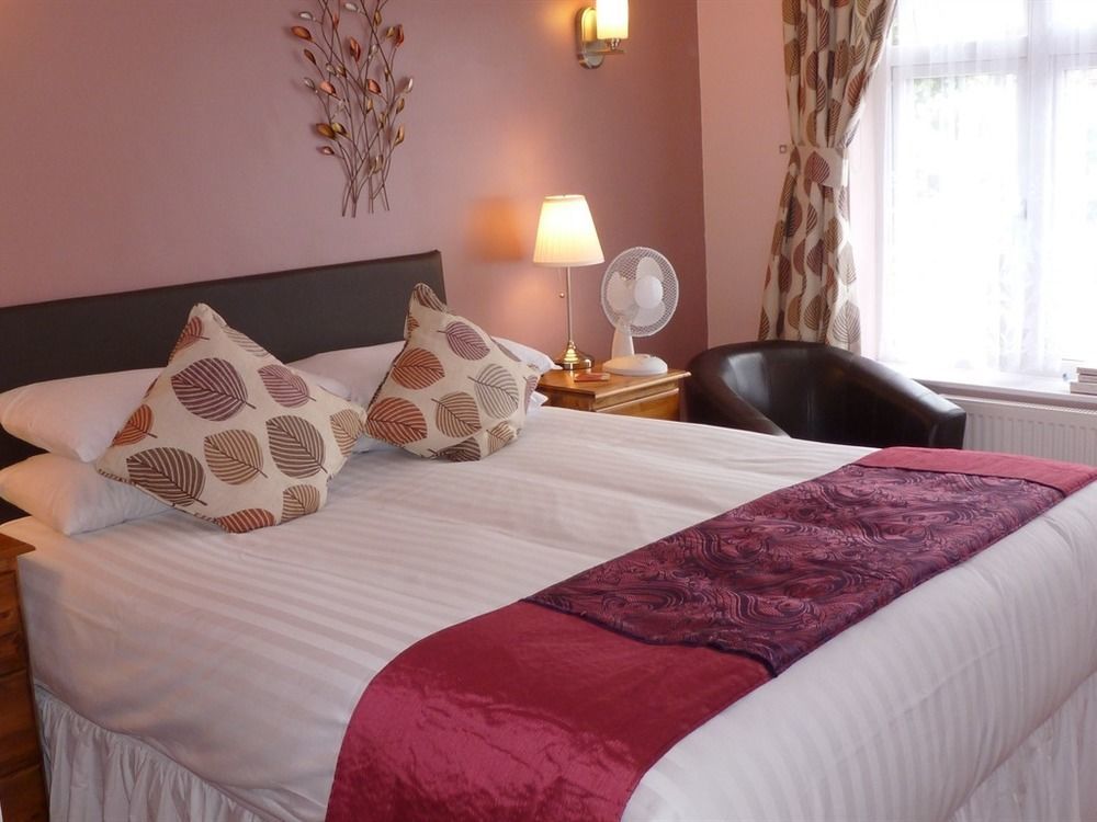 Penryn Guest House, Ensuite Rooms, Free Parking And Free Wifi Стретфорд-на-Ейвоні Екстер'єр фото
