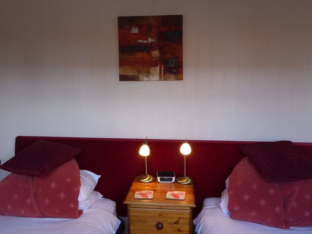Penryn Guest House, Ensuite Rooms, Free Parking And Free Wifi Стретфорд-на-Ейвоні Екстер'єр фото
