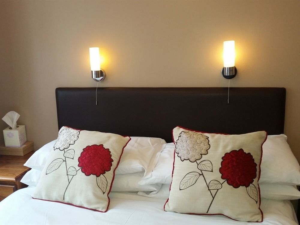 Penryn Guest House, Ensuite Rooms, Free Parking And Free Wifi Стретфорд-на-Ейвоні Екстер'єр фото