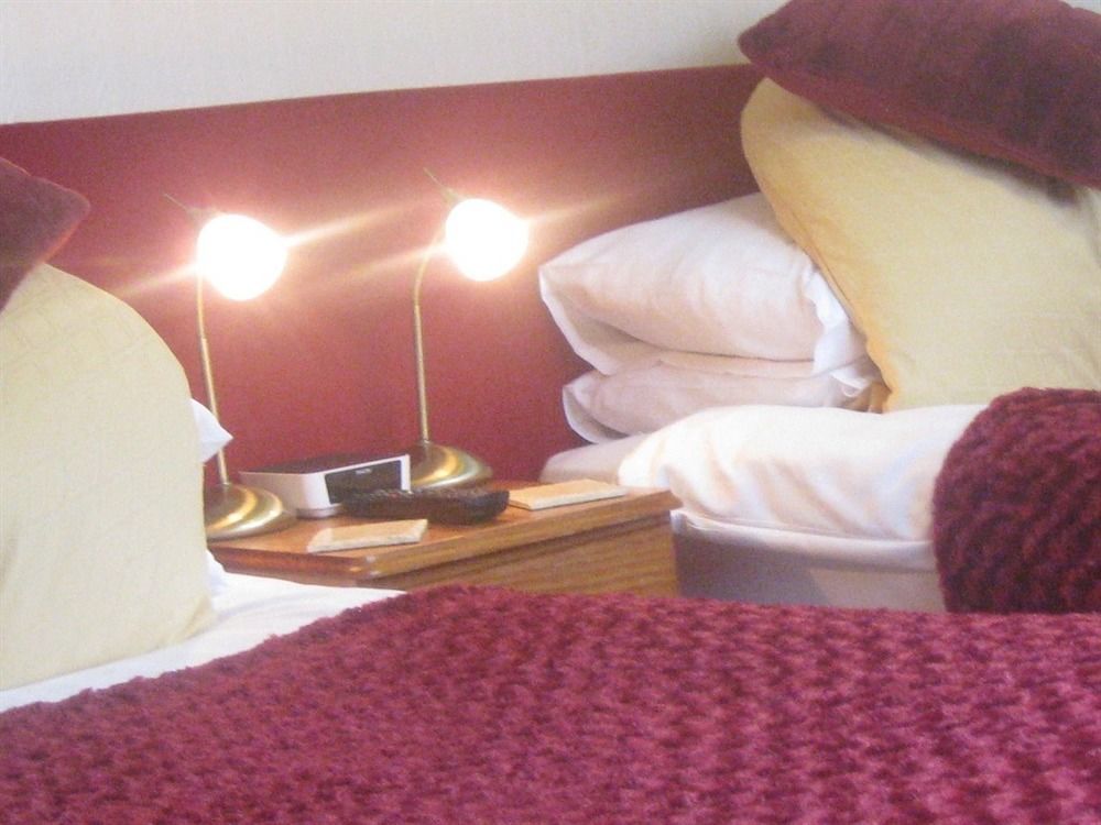 Penryn Guest House, Ensuite Rooms, Free Parking And Free Wifi Стретфорд-на-Ейвоні Екстер'єр фото