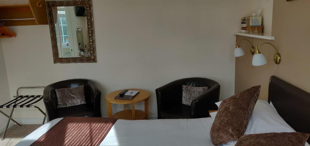 Penryn Guest House, Ensuite Rooms, Free Parking And Free Wifi Стретфорд-на-Ейвоні Екстер'єр фото