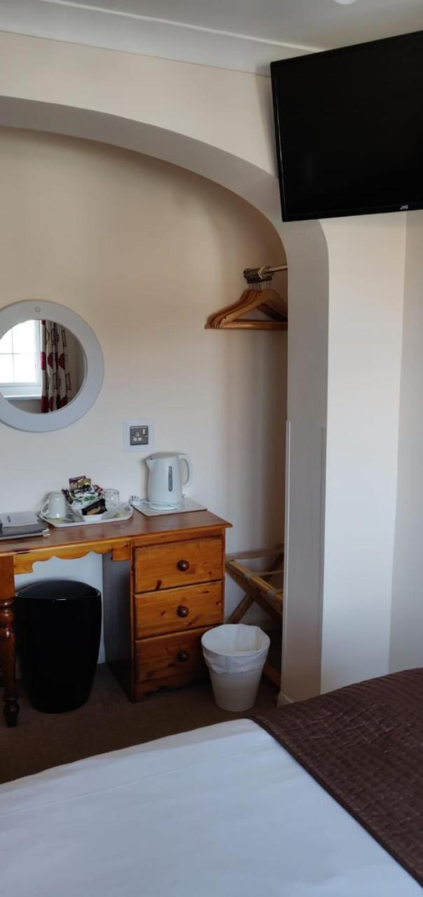 Penryn Guest House, Ensuite Rooms, Free Parking And Free Wifi Стретфорд-на-Ейвоні Екстер'єр фото