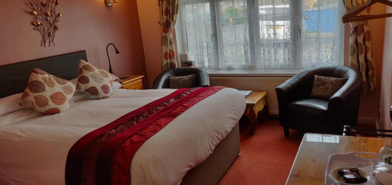 Penryn Guest House, Ensuite Rooms, Free Parking And Free Wifi Стретфорд-на-Ейвоні Екстер'єр фото
